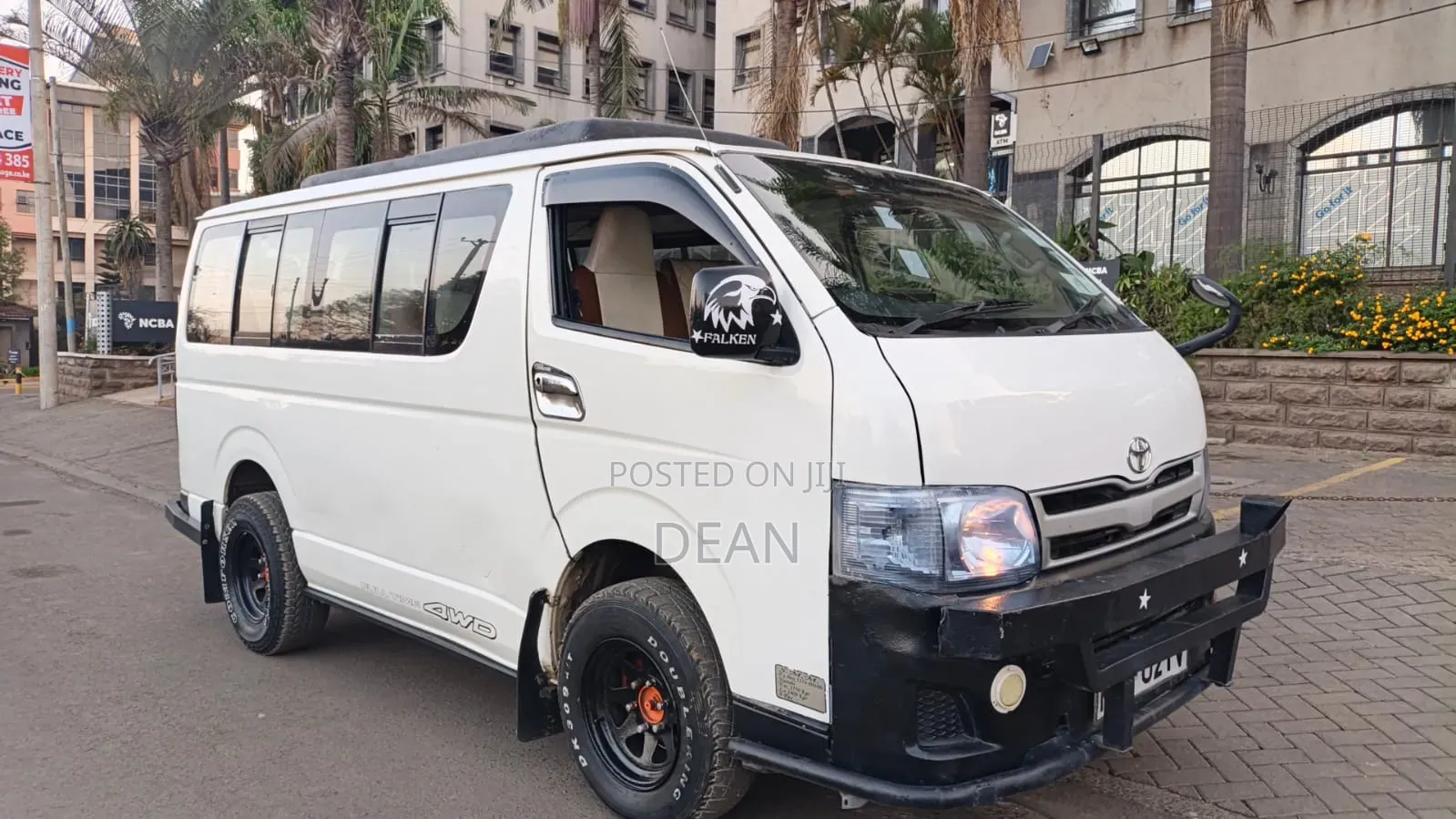 Toyota HiAce 2011 White
