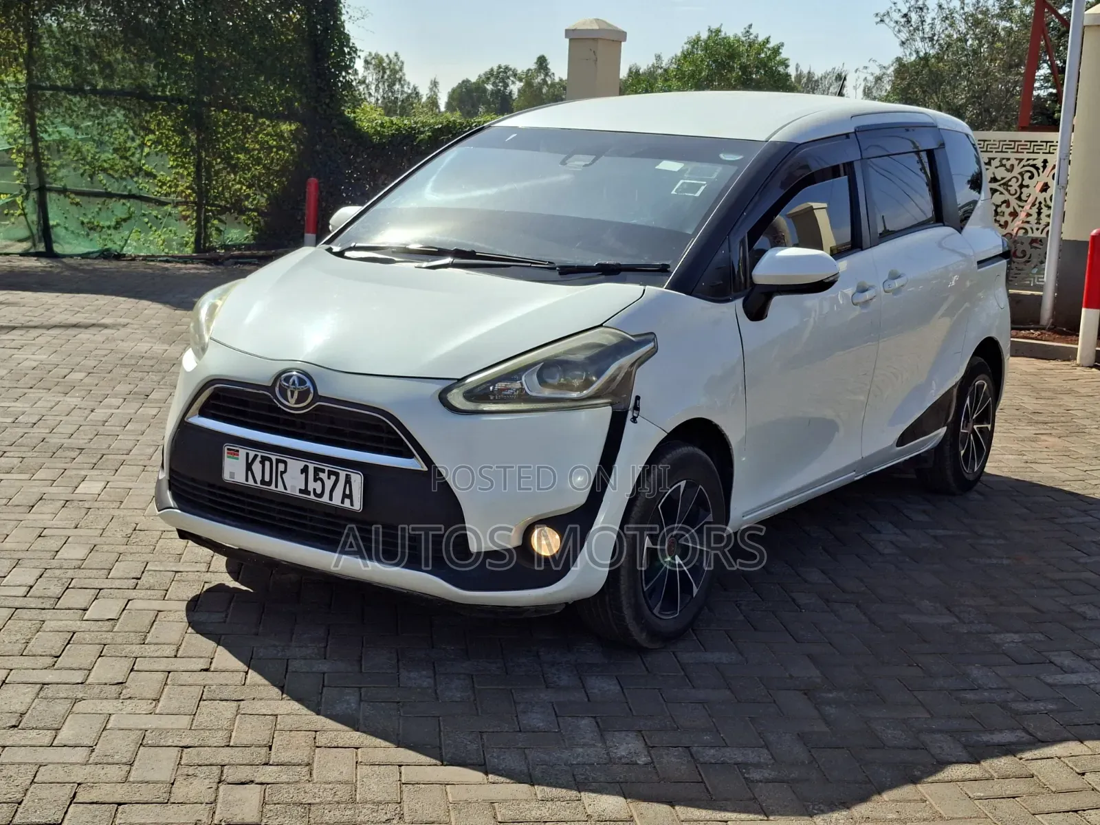 Toyota Sienta 1.5 FWD (6-seater) 2017 Pearl