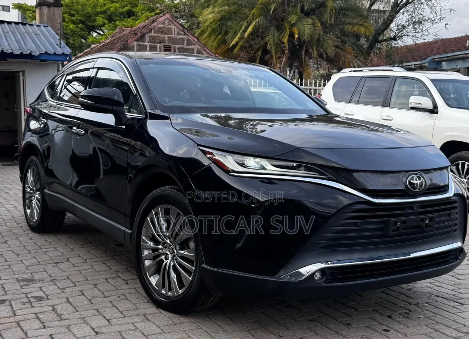 Toyota Harrier 2.0 2020 Black