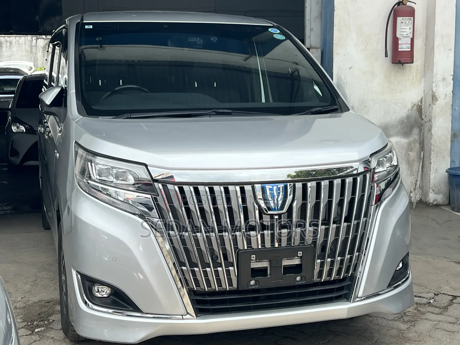 Toyota Esquire 2019 Silver