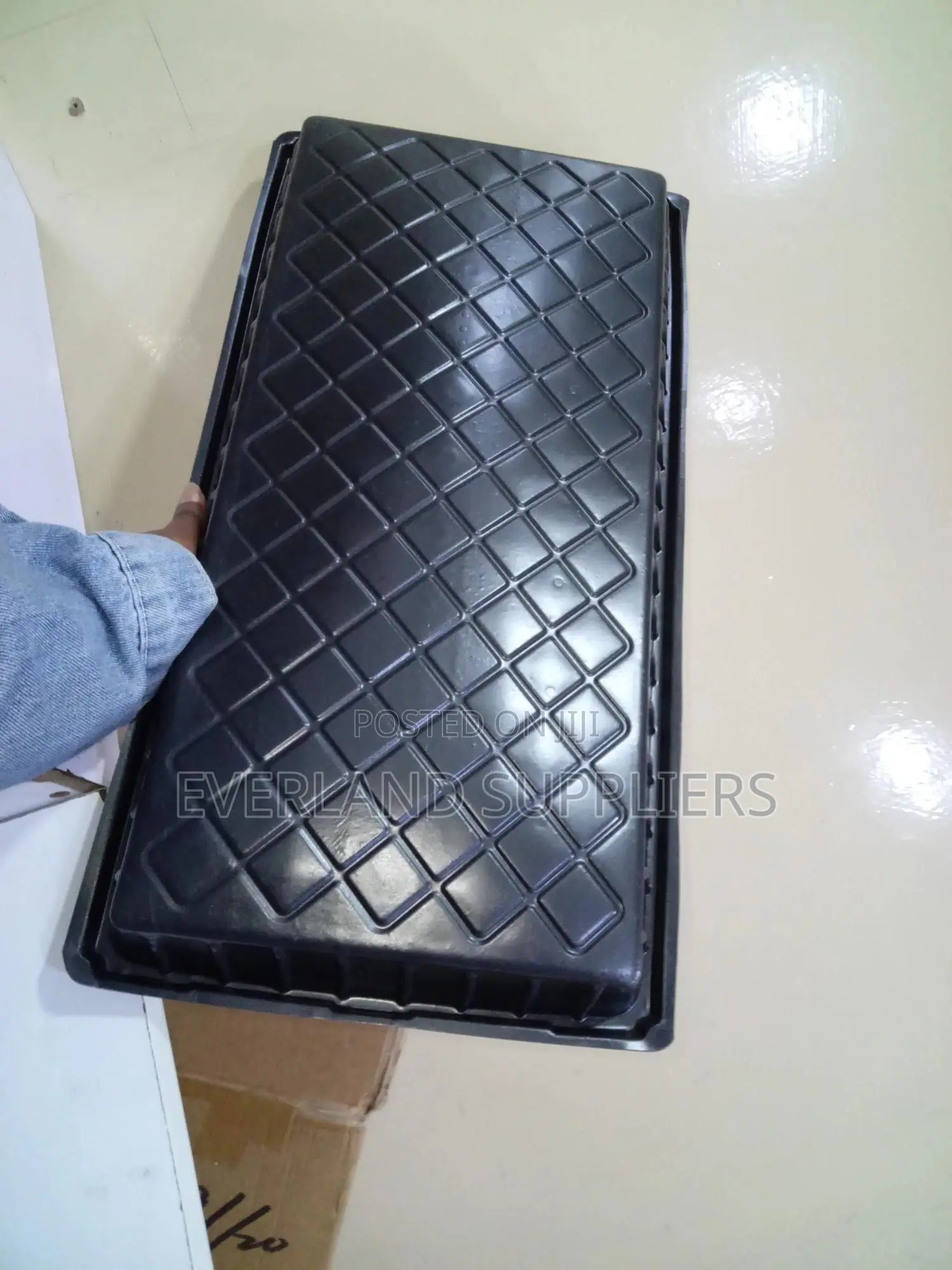 Hydroponic Trays for Growing Spaces - No Holes
