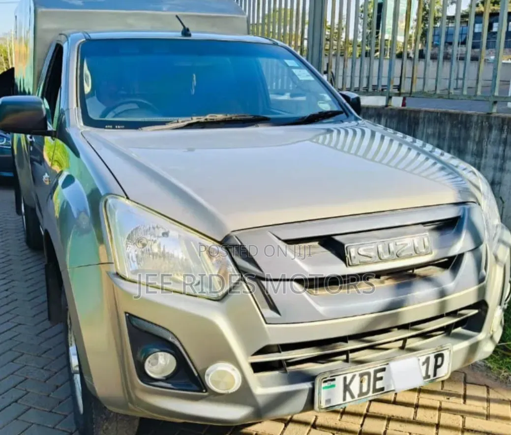 Isuzu D-MAX 2022 Gray