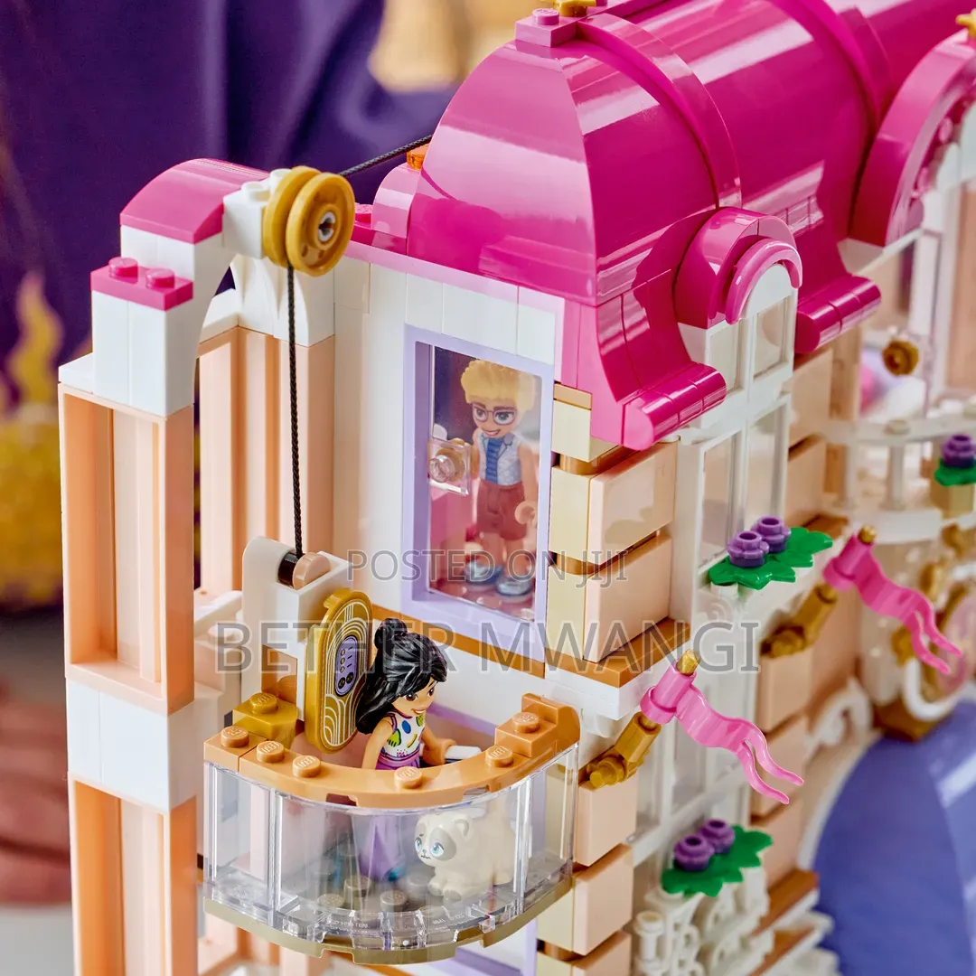 LEGO Friends Heartlake City Grand Hotel - Building Set in Kenya