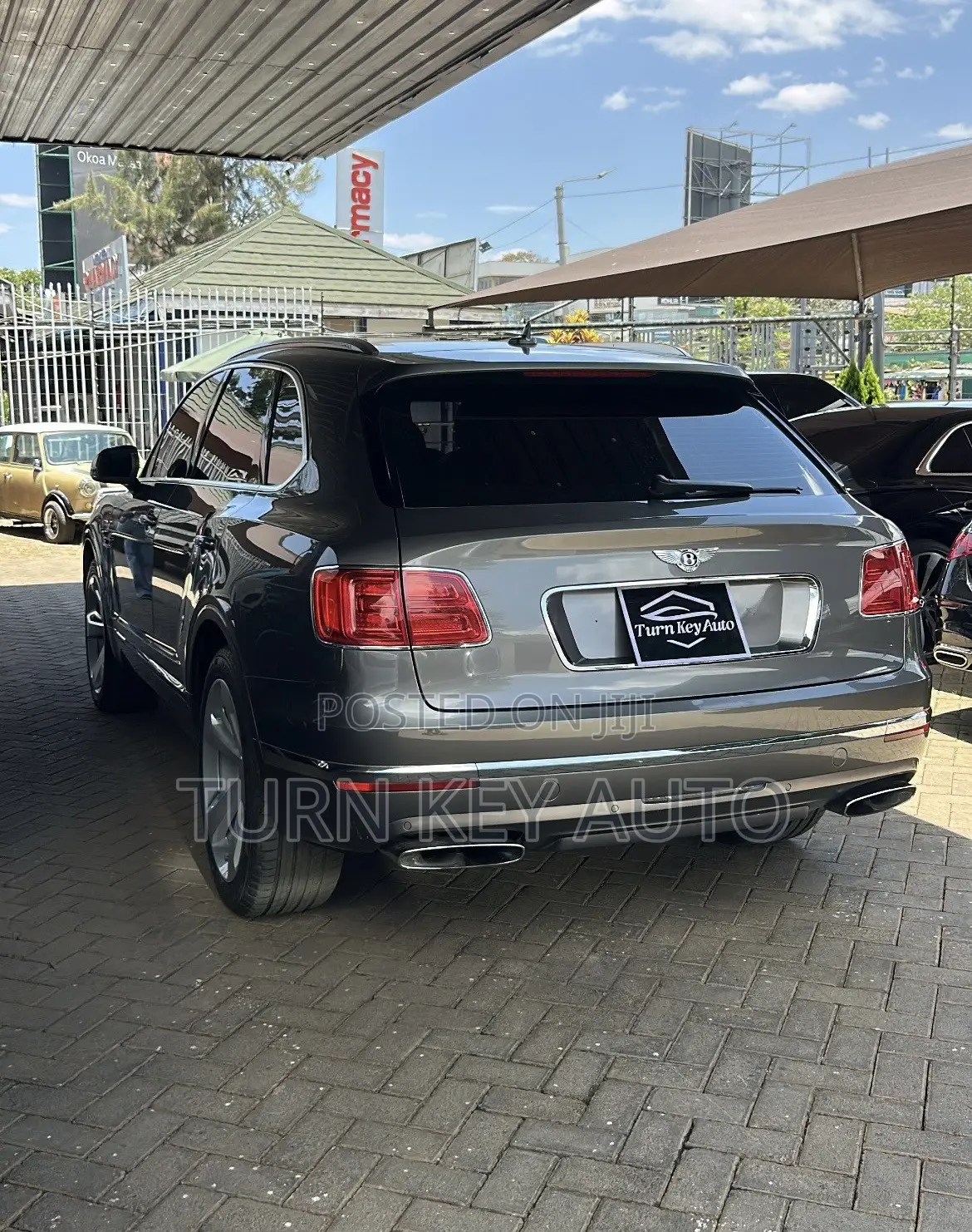 Bentley Bentayga W12 AWD 2017 Gray