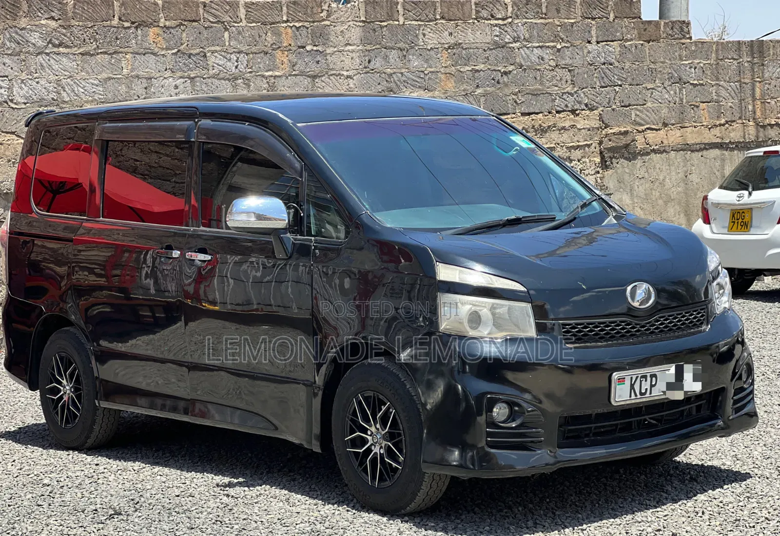 Toyota Voxy X 2WD 7-Seater 2010 Black