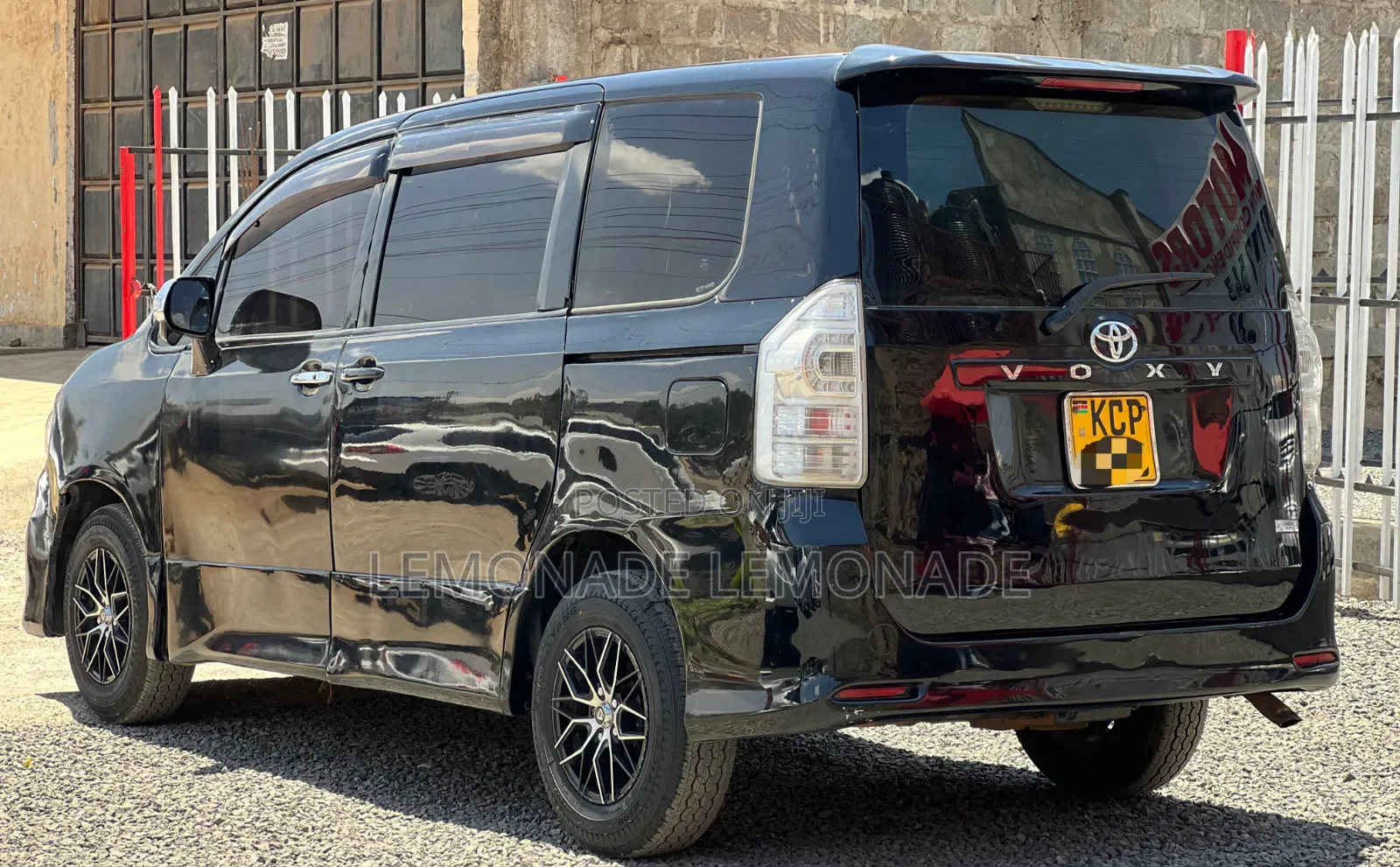 Toyota Voxy X 2WD 7-Seater 2010 Black