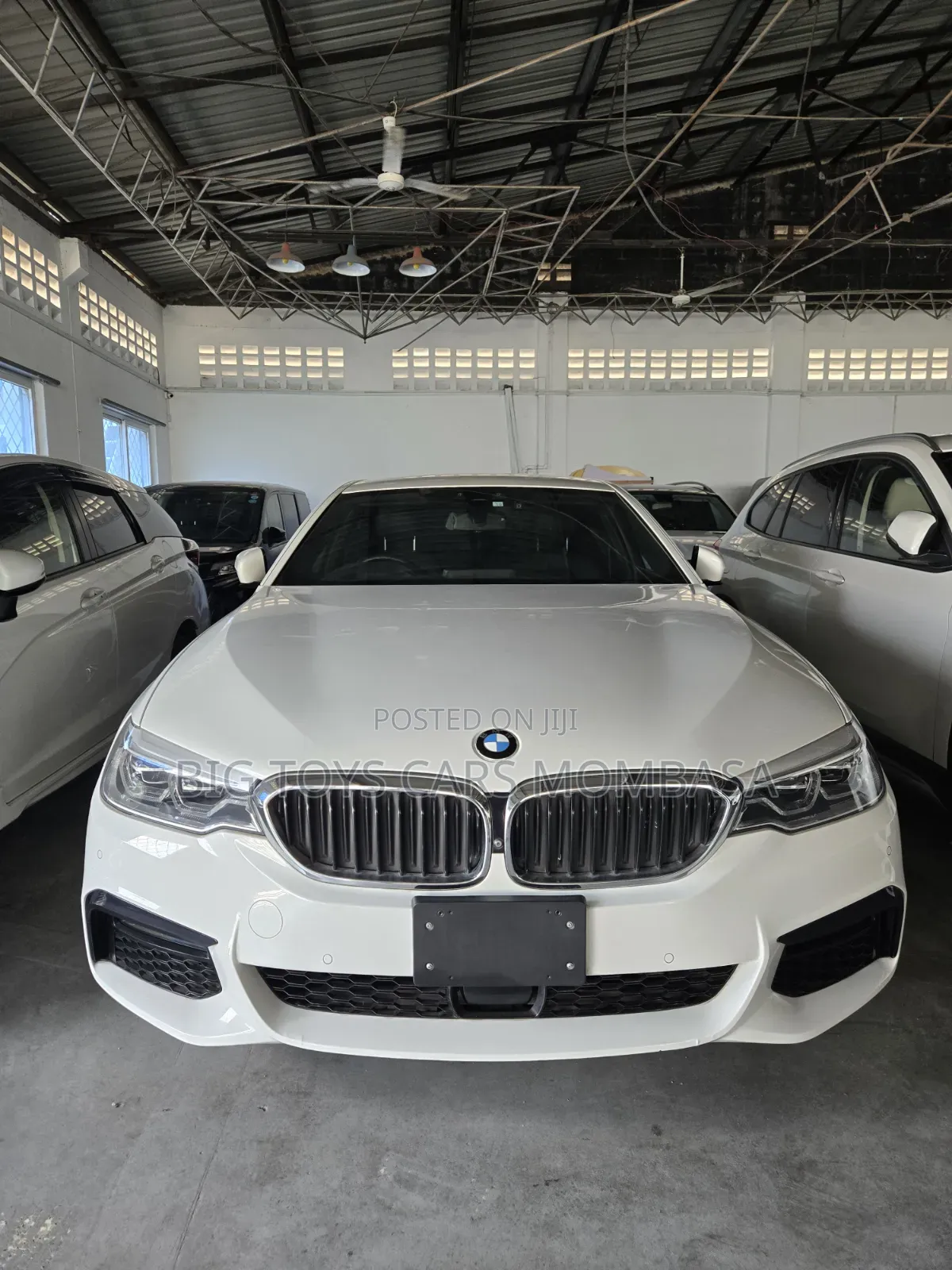 BMW 320i 2018 White