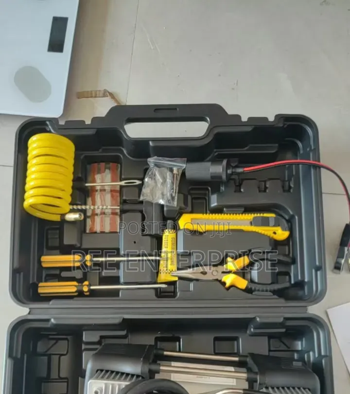 Portable (Digital Gauge)2-Cylinder Portable Air Compressor