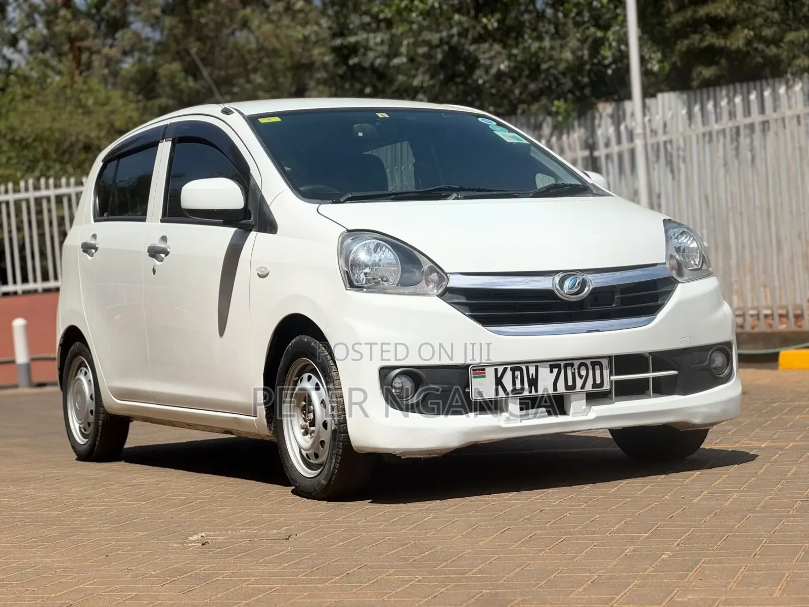 Daihatsu Mira 2017 White