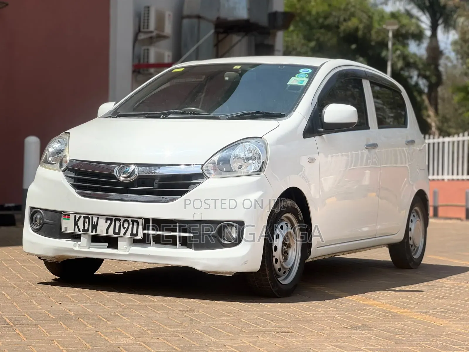 Daihatsu Mira 2017 White