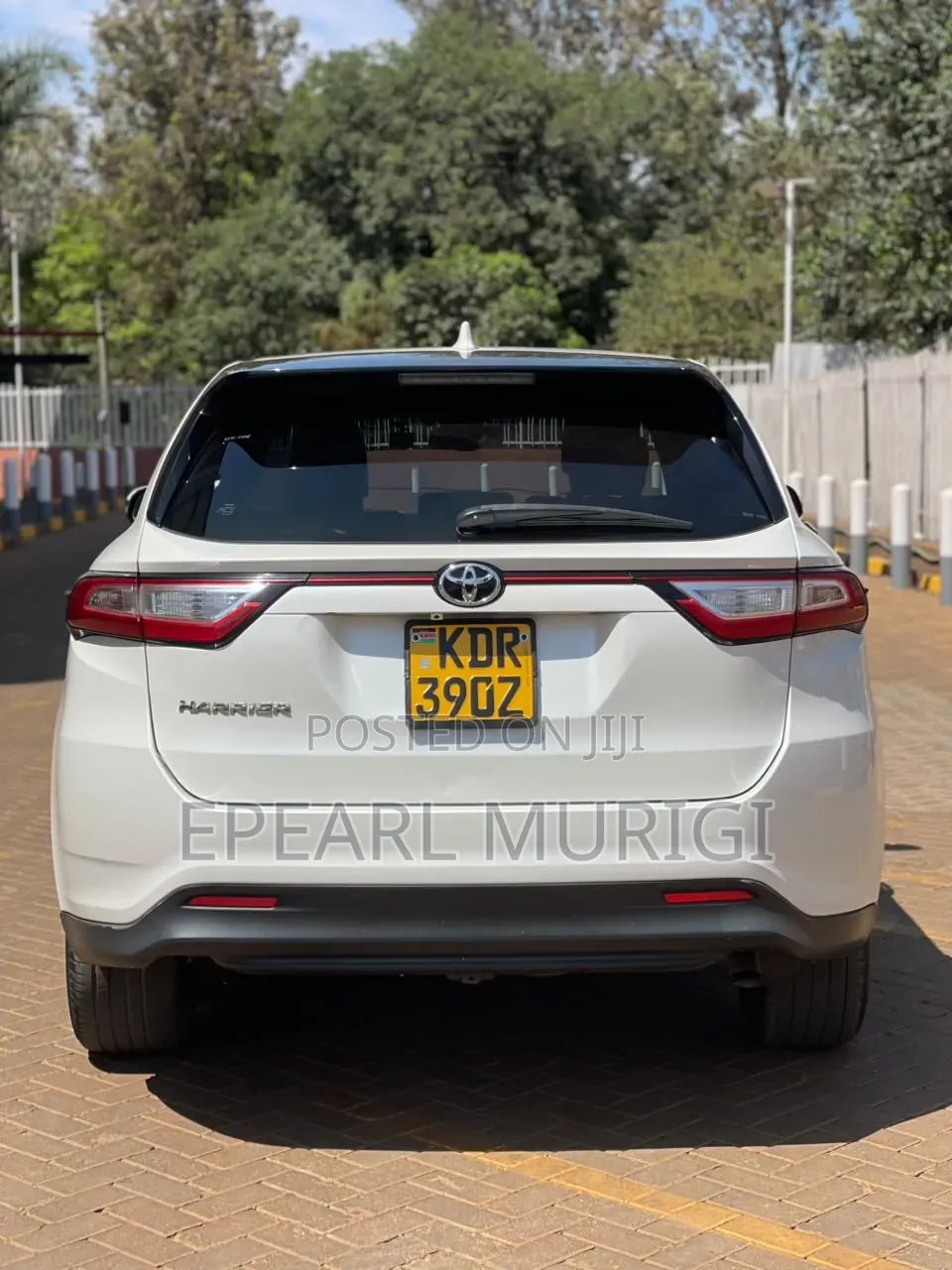 Toyota Harrier 2.0 2017 White