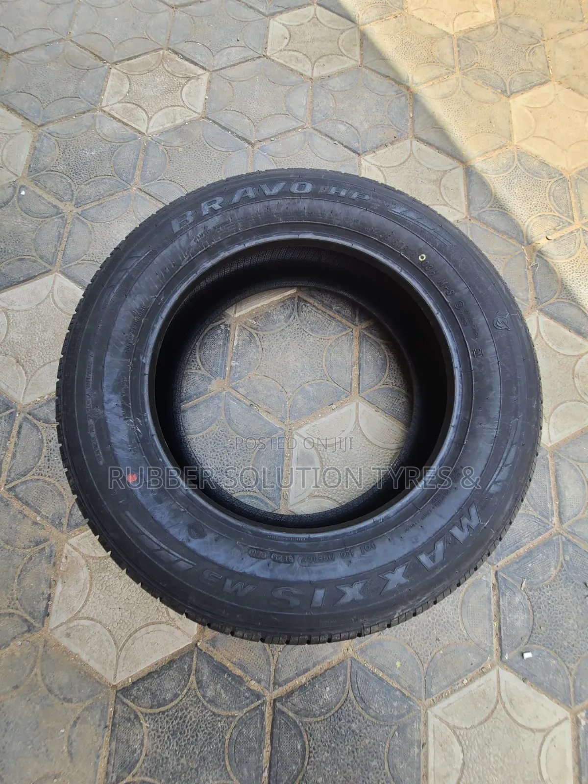 235 /60 R18 Maxxis Tyres 103h Bravo Hpm3