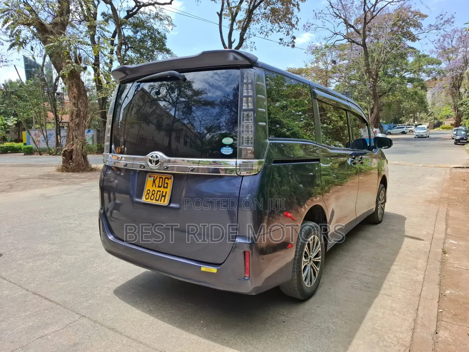 Toyota Voxy X 2WD 8-Seater 2015 Blue