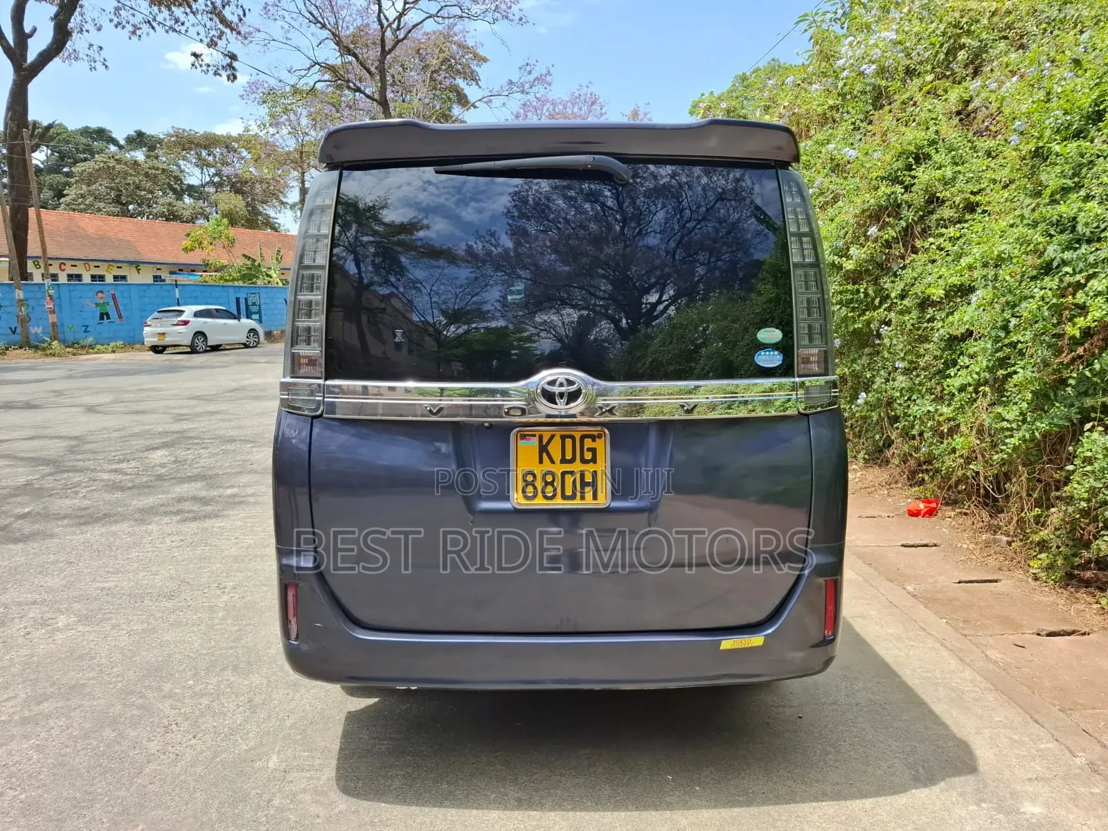 Toyota Voxy X 2WD 8-Seater 2015 Blue