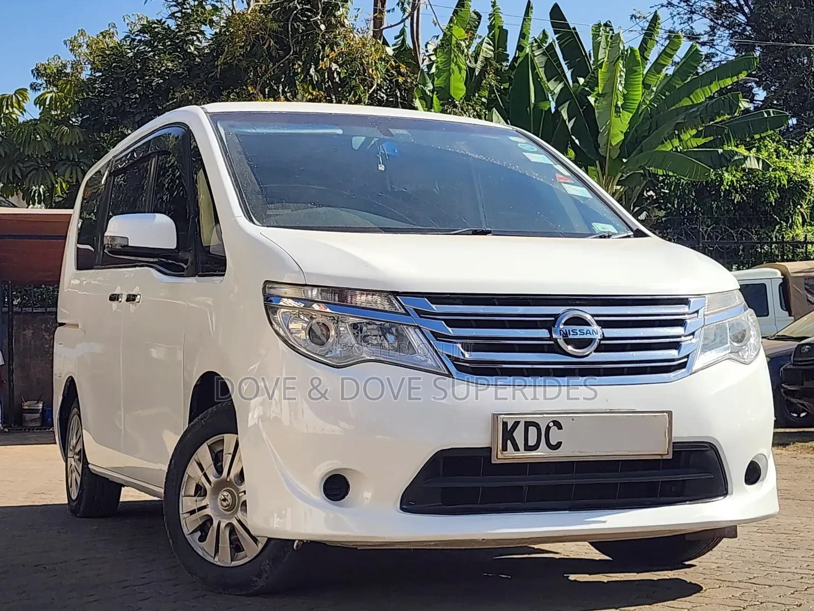 Nissan Serena 2014 White