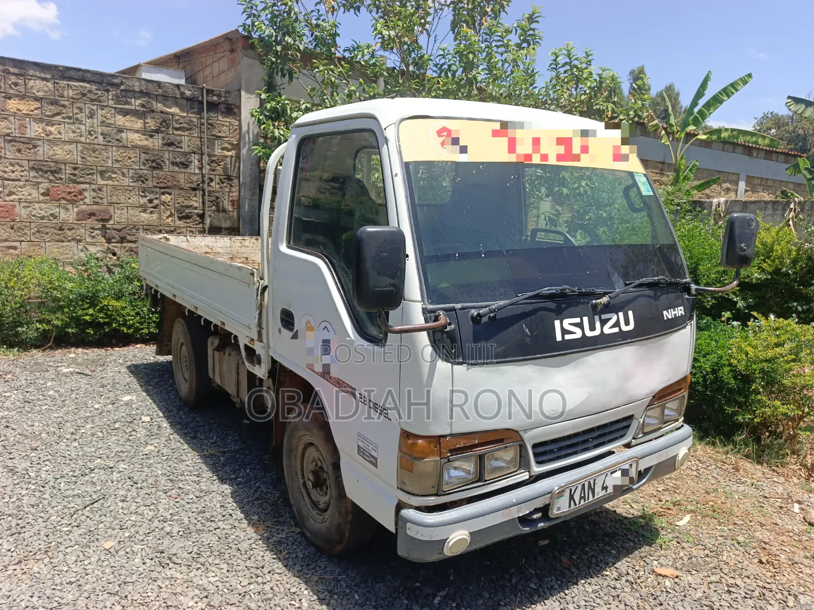 Isuzu NHR.