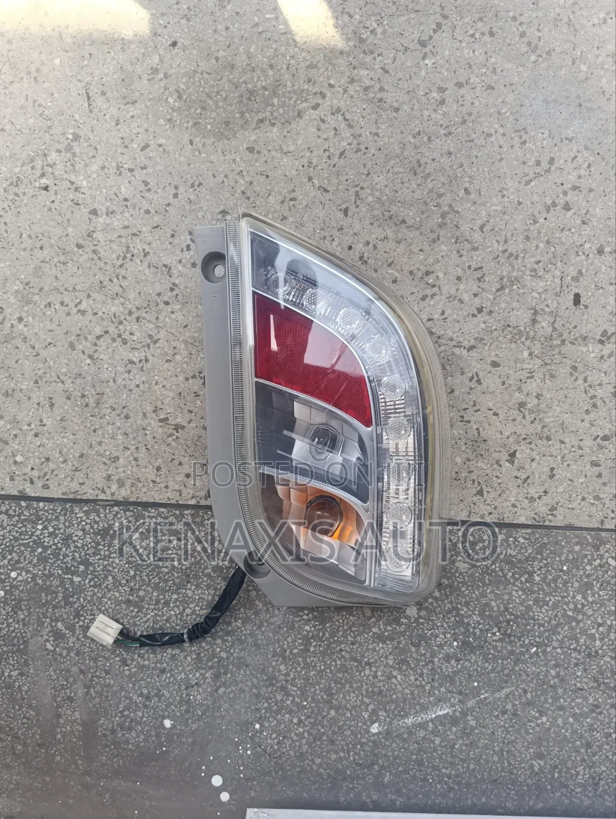 Mira e.s Taillight