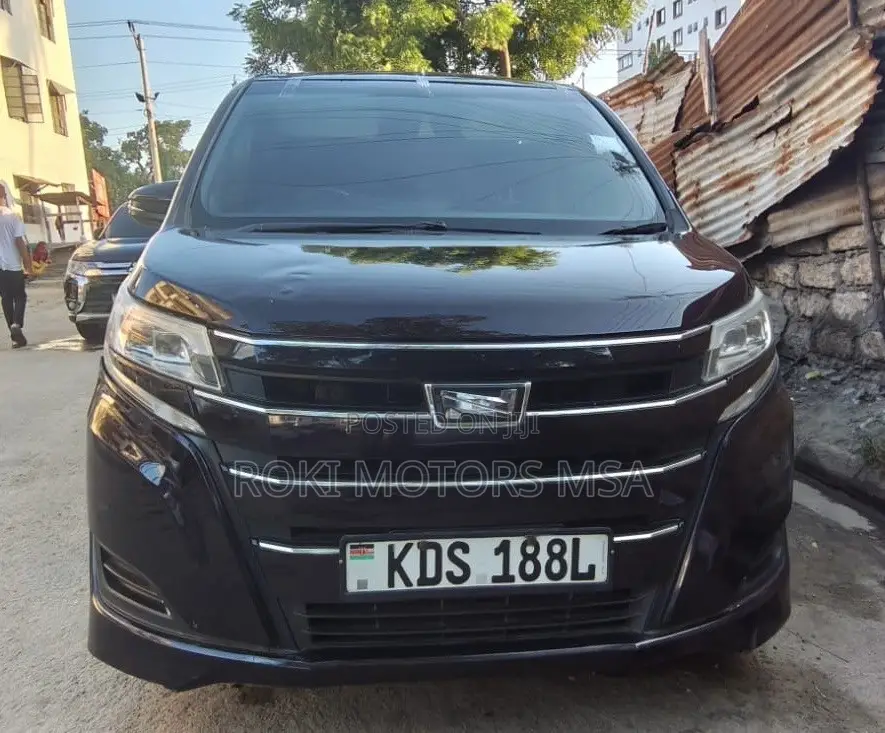 Toyota Noah 2018 Black