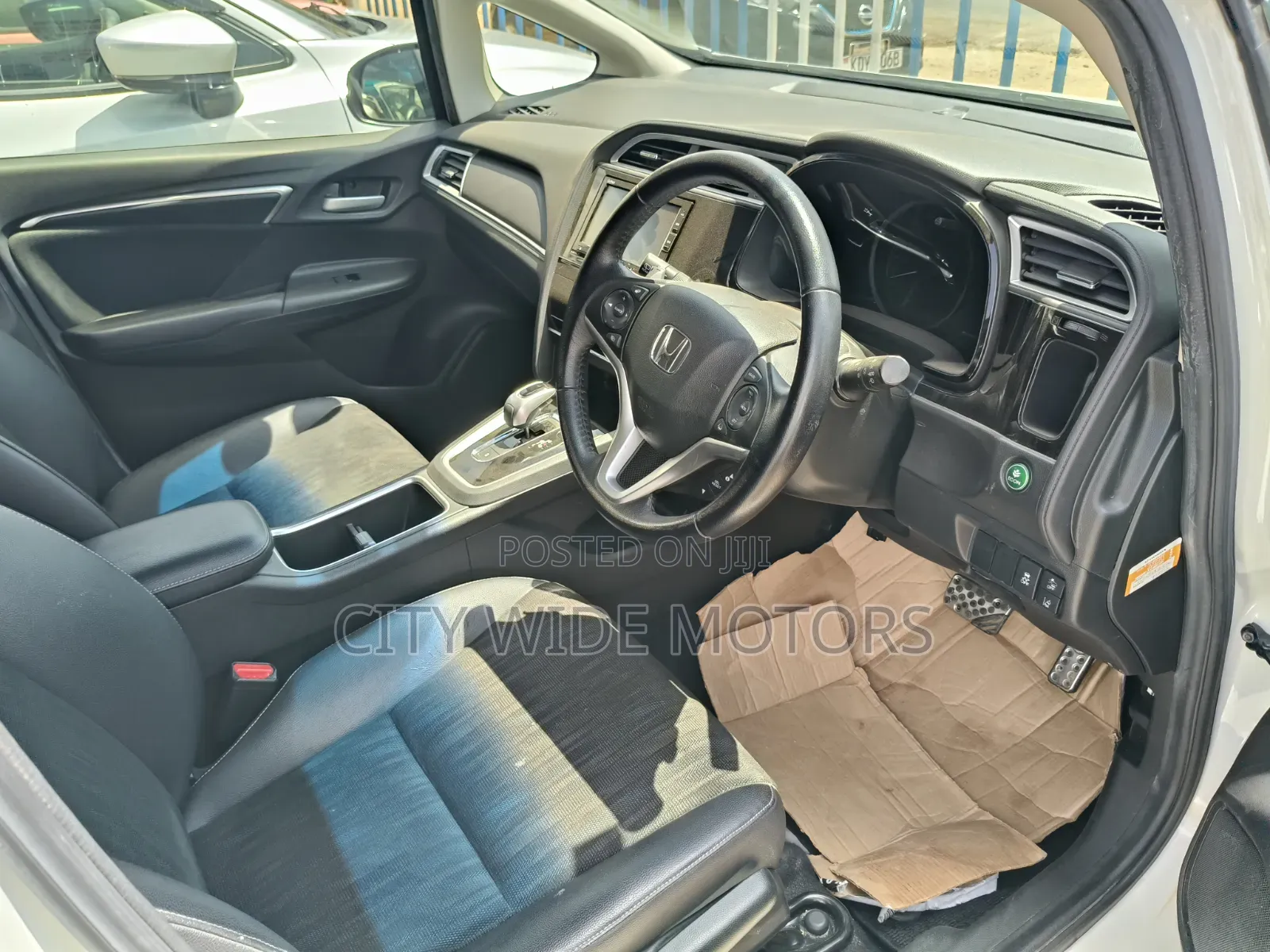 Honda Fit Shuttle 1.5 Hybrid 2WD 2019 White