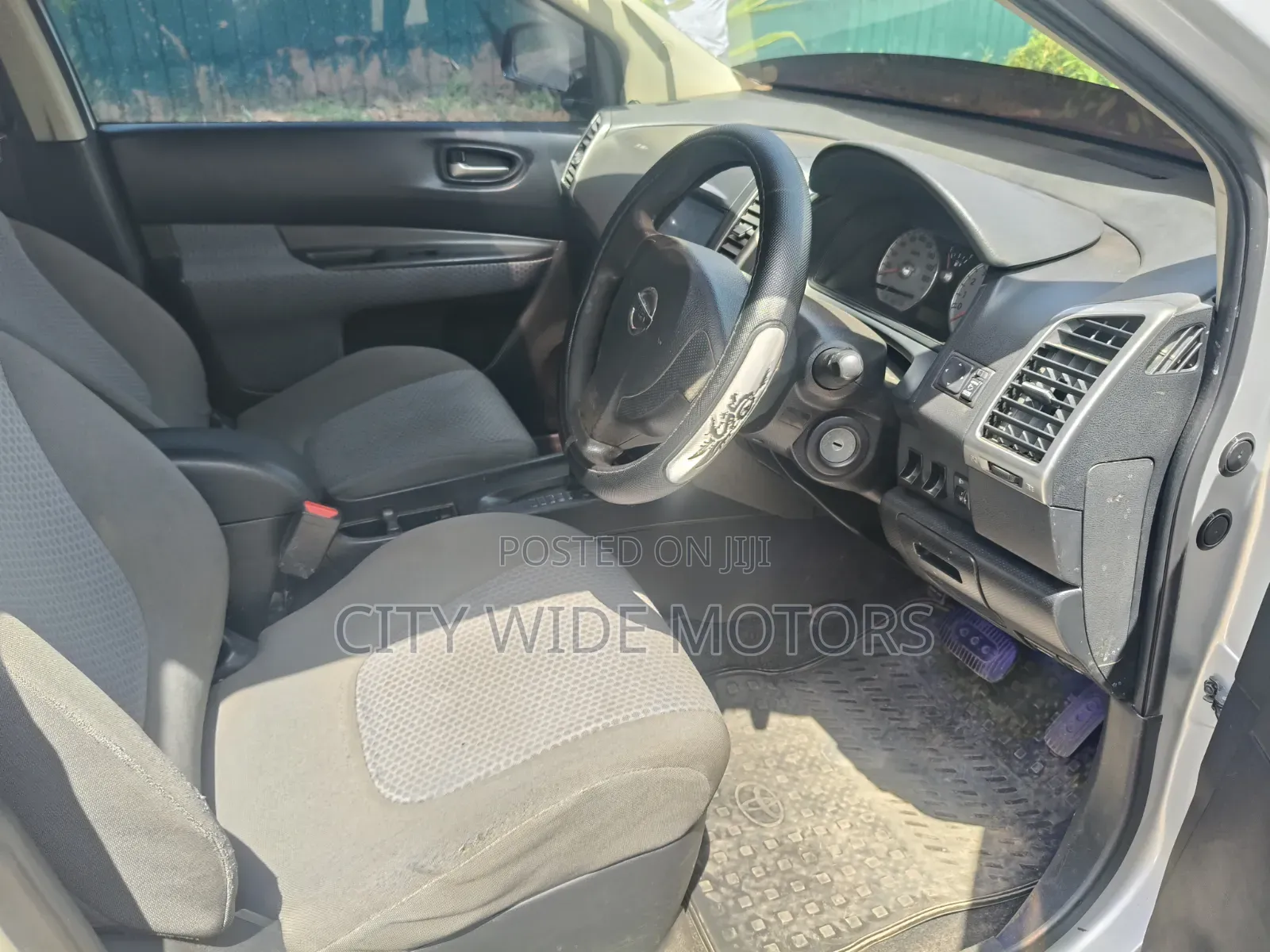 Nissan Wingroad 2011 Silver
