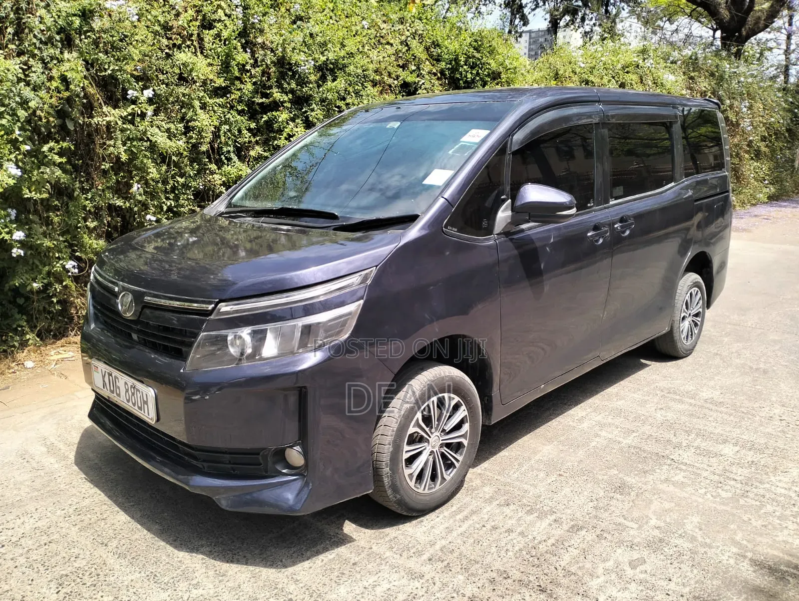 Toyota Voxy 2015 Burgundy