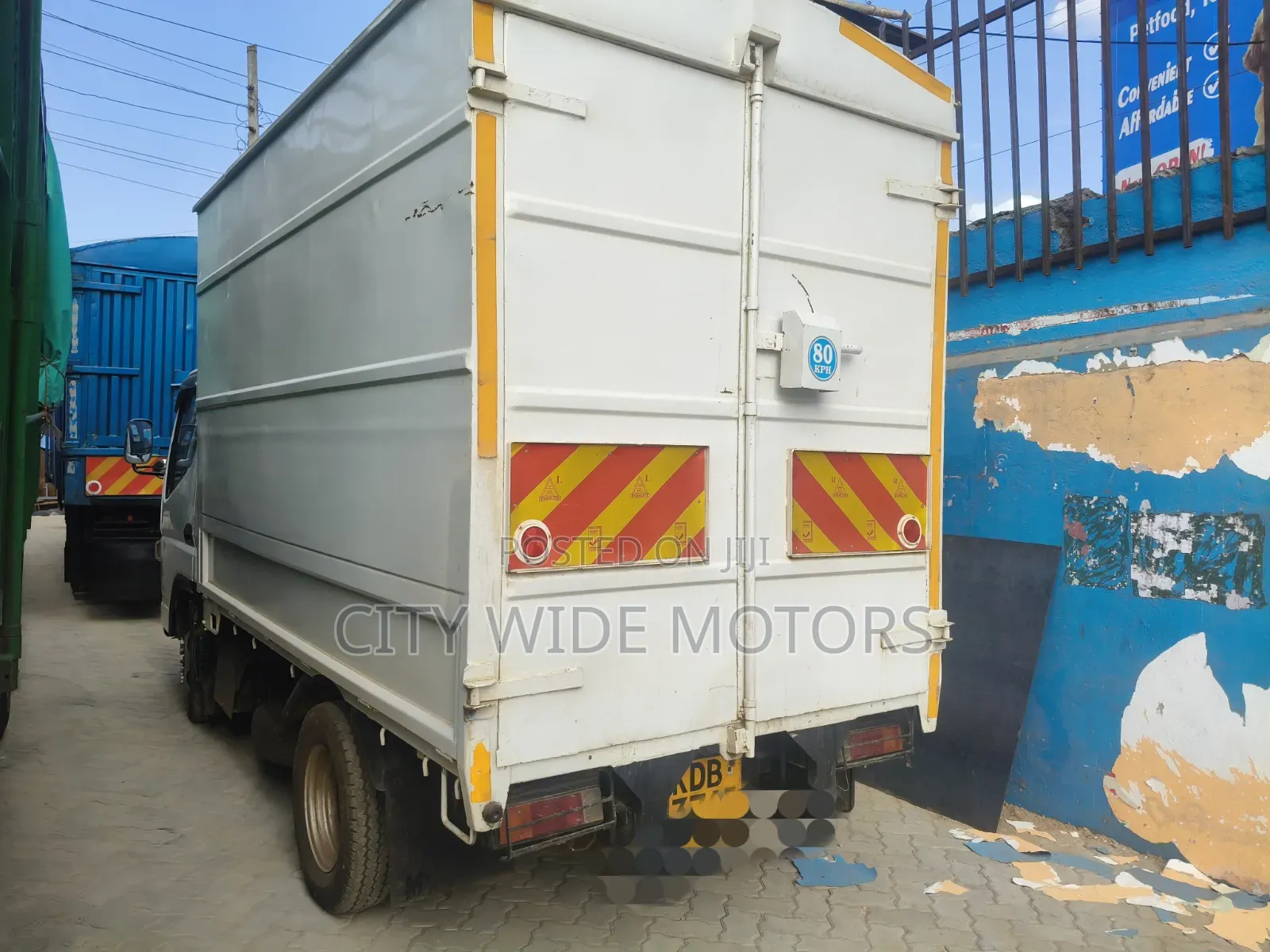 Mitsubishi Fuso Canter 2013 White