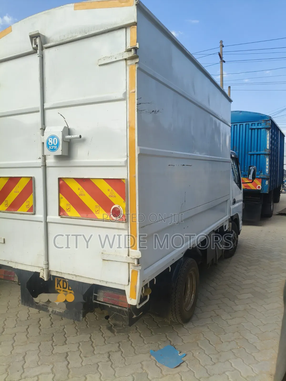 Mitsubishi Fuso Canter 2013 White