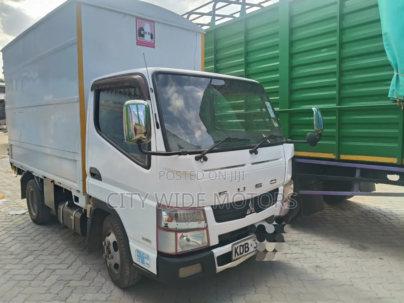 Mitsubishi Fuso Canter 2013 White