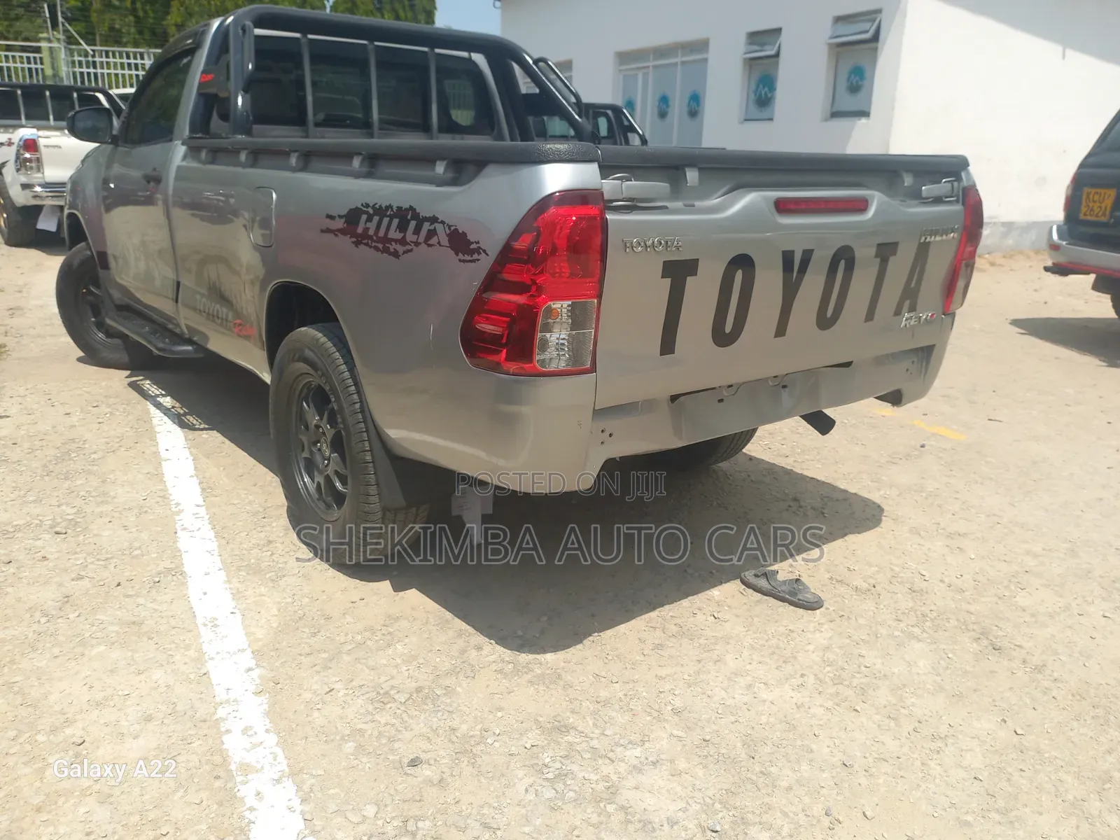 Toyota Hilux 2021 White