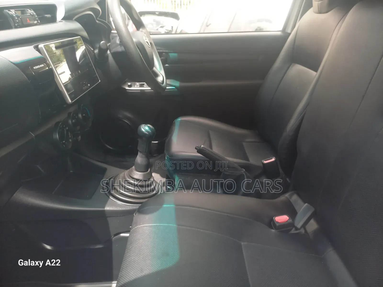 Toyota Hilux 2021 White