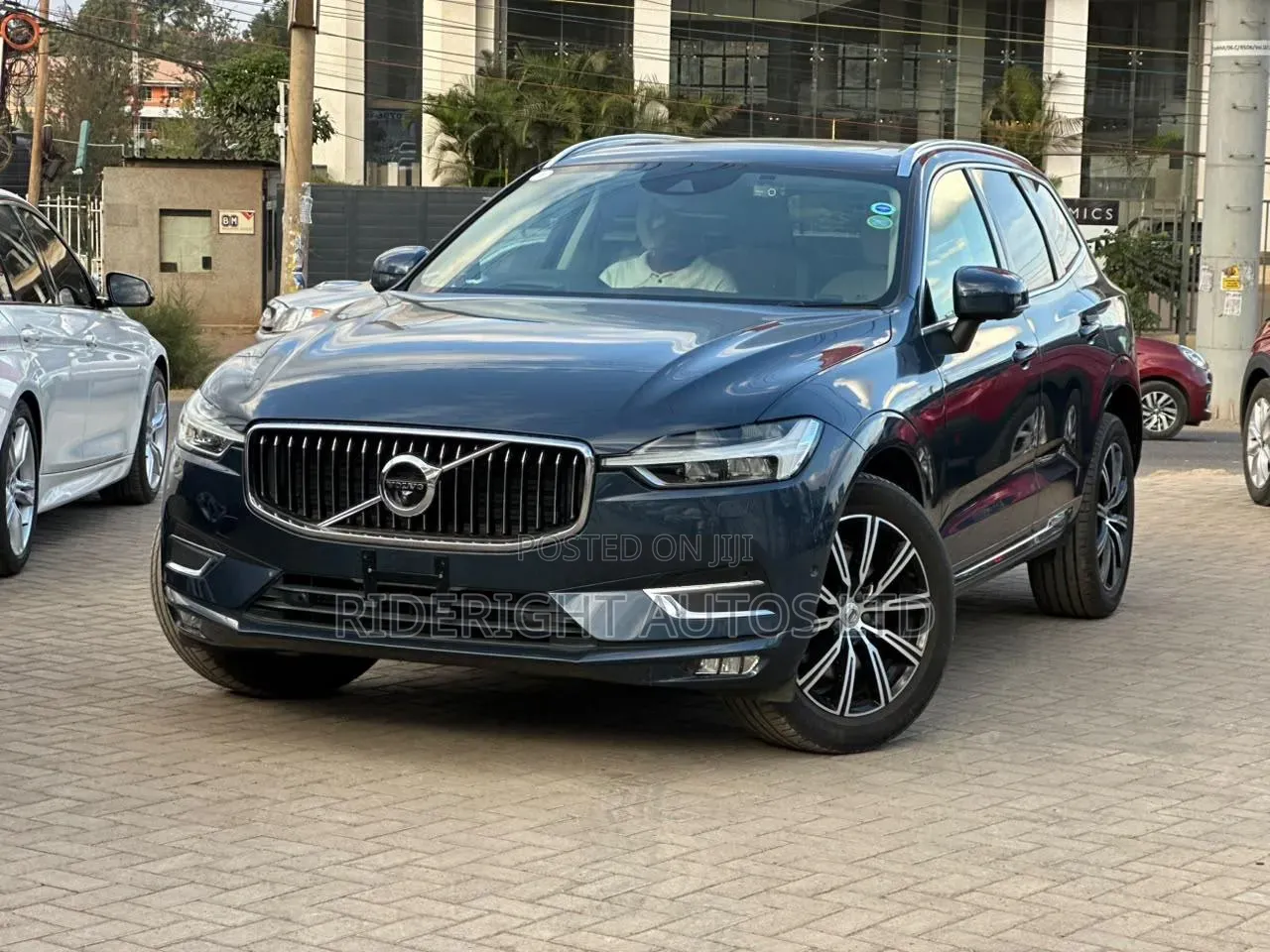Volvo XC60 2020 Blue