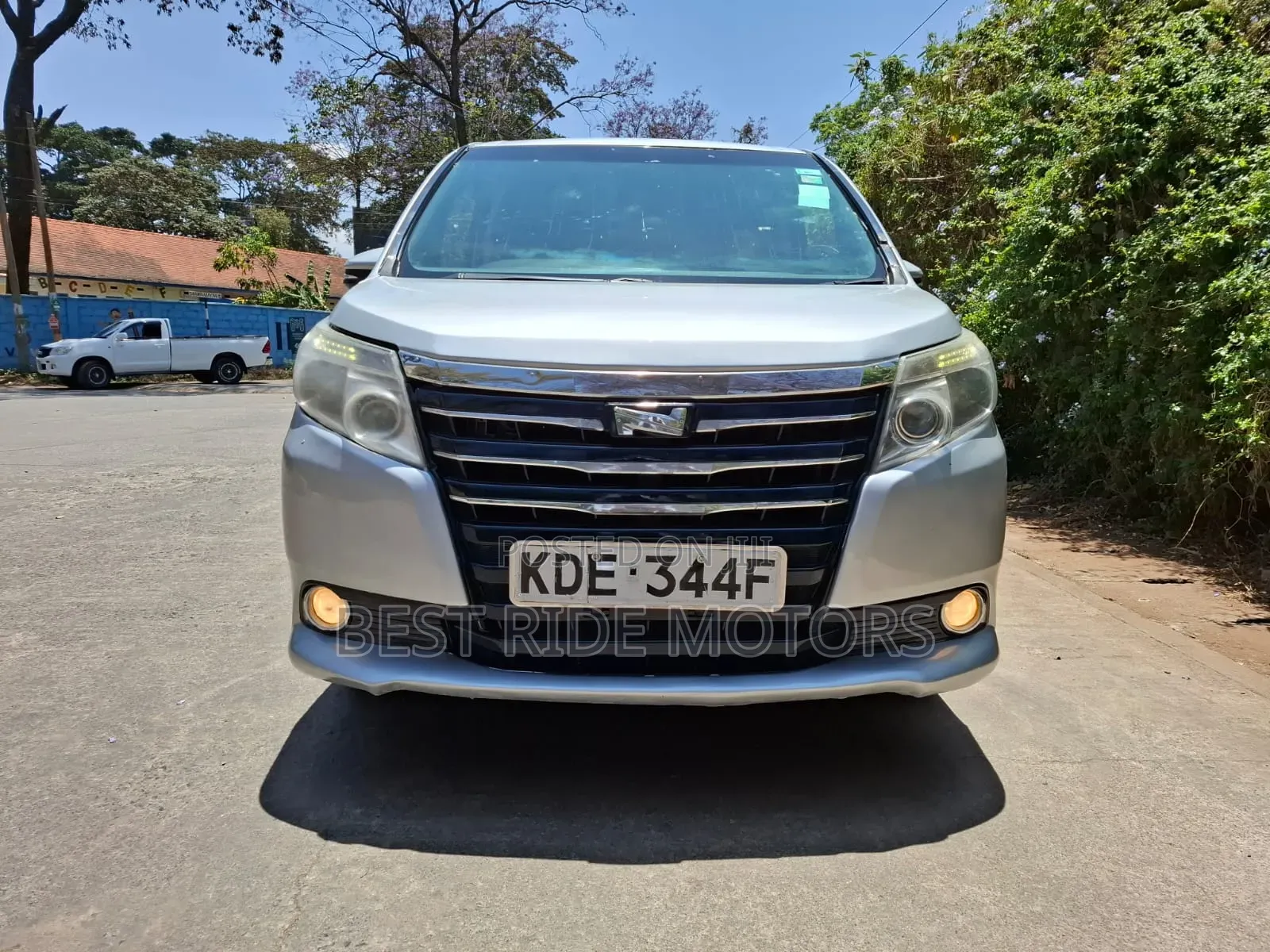 Toyota Noah 2.0 FWD (7 Seater) 2014 Silver