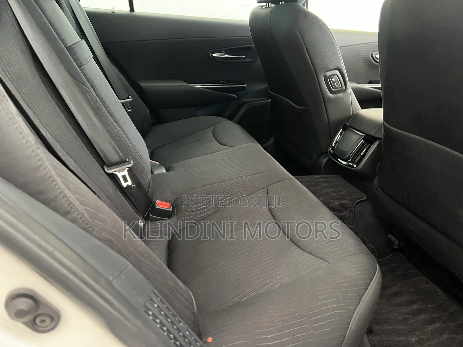Toyota Crown 2019 White