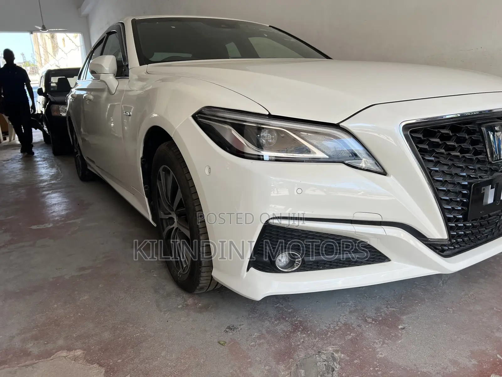 Toyota Crown 2019 White