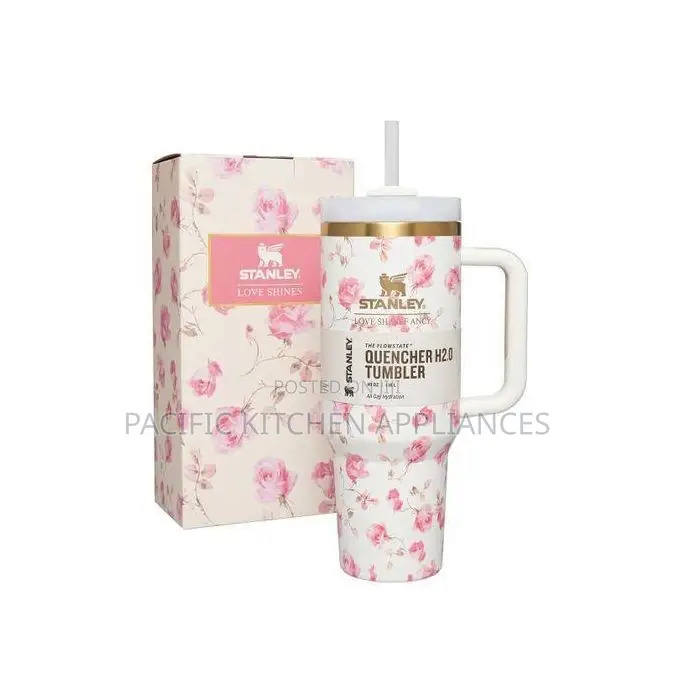 Floral White Quencher Tumbler – Stylish Insulated Travel Mug