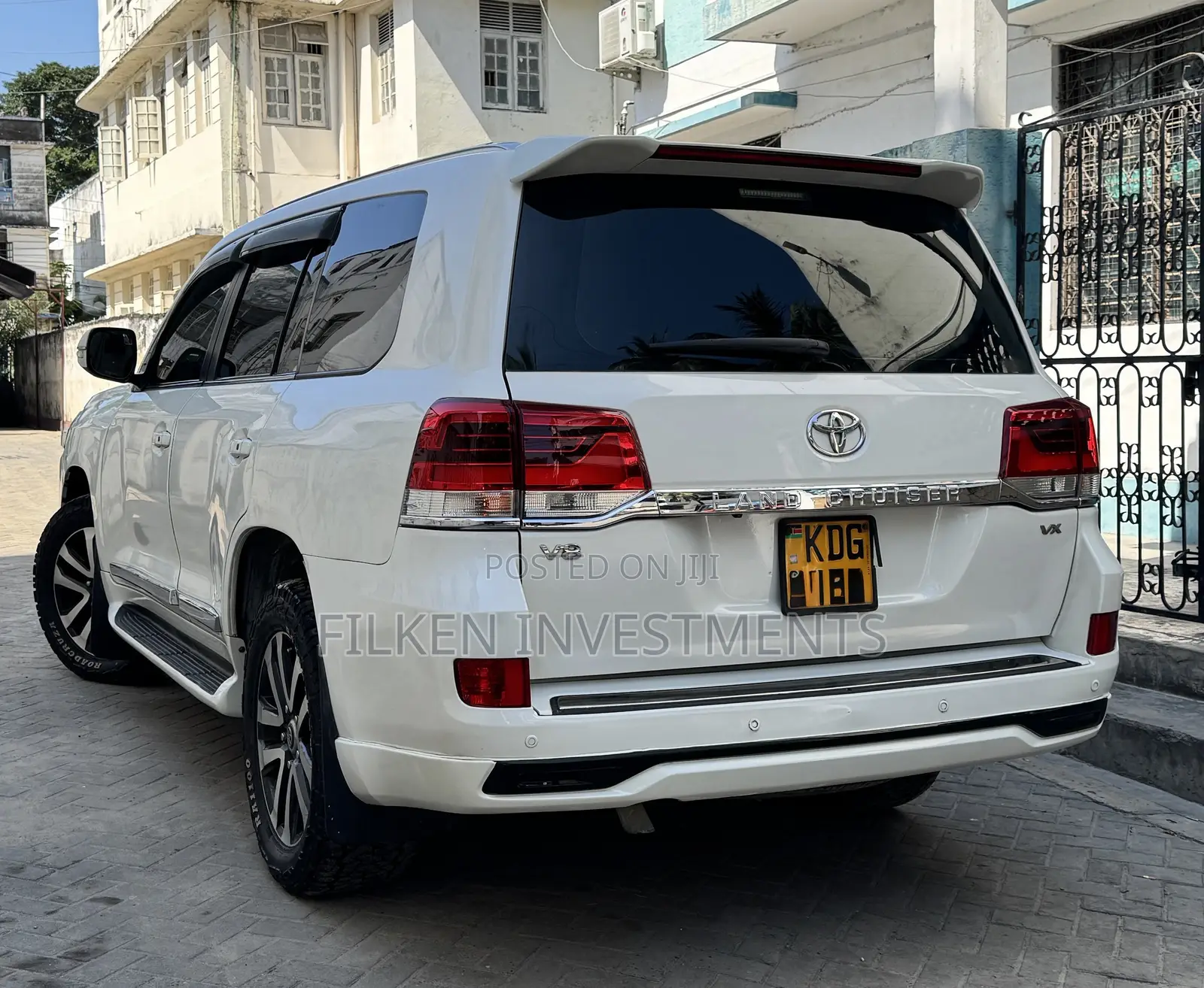 Toyota Land Cruiser 2016 White