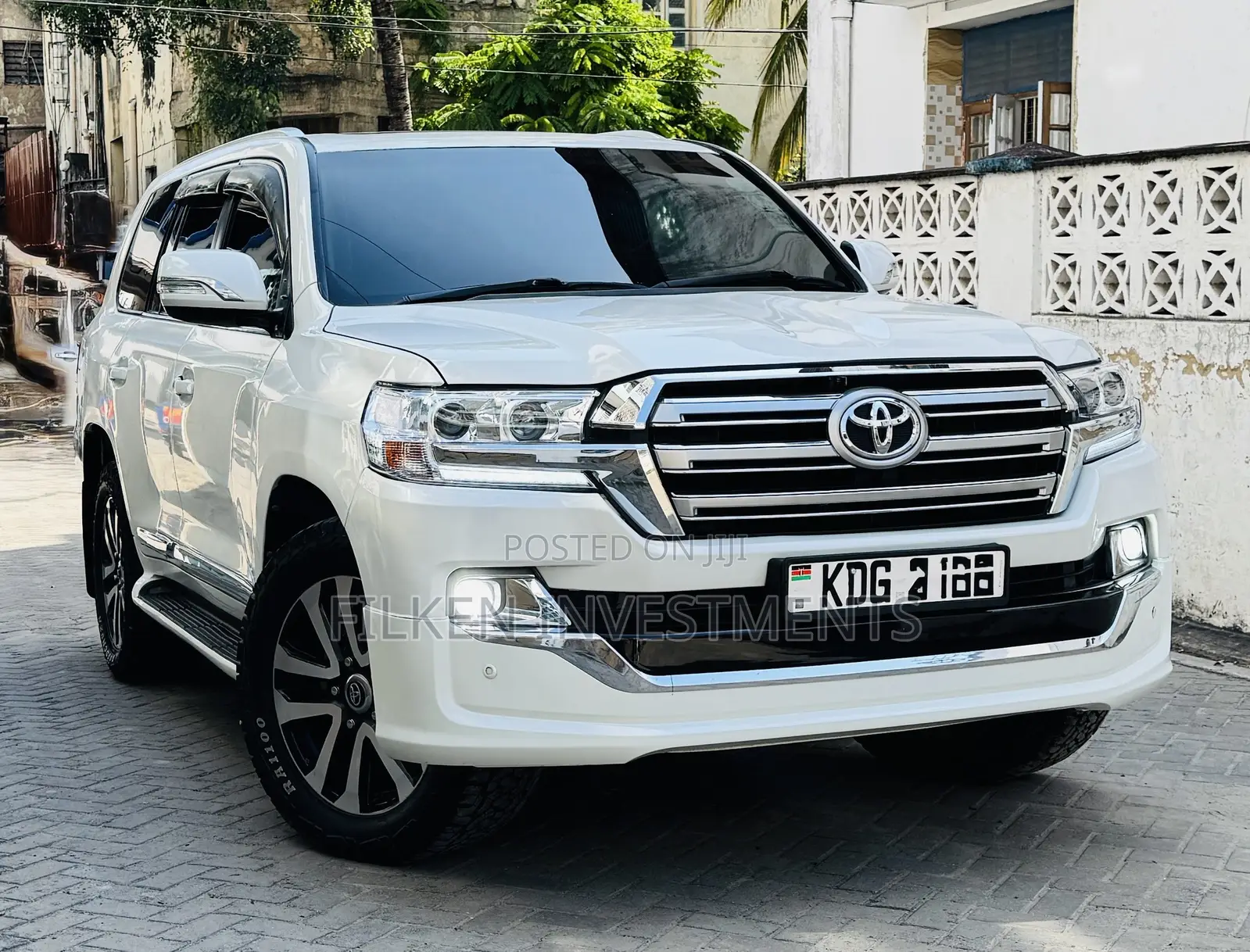Toyota Land Cruiser 2016 White