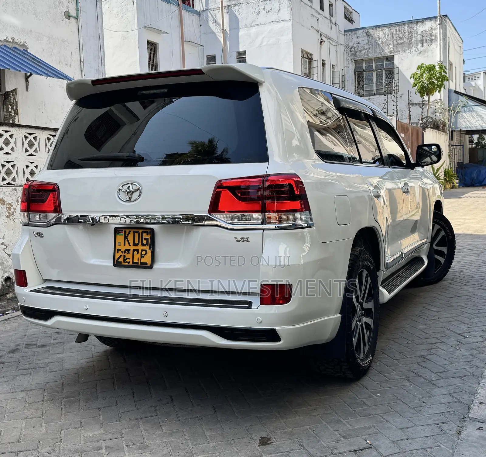 Toyota Land Cruiser 2016 White