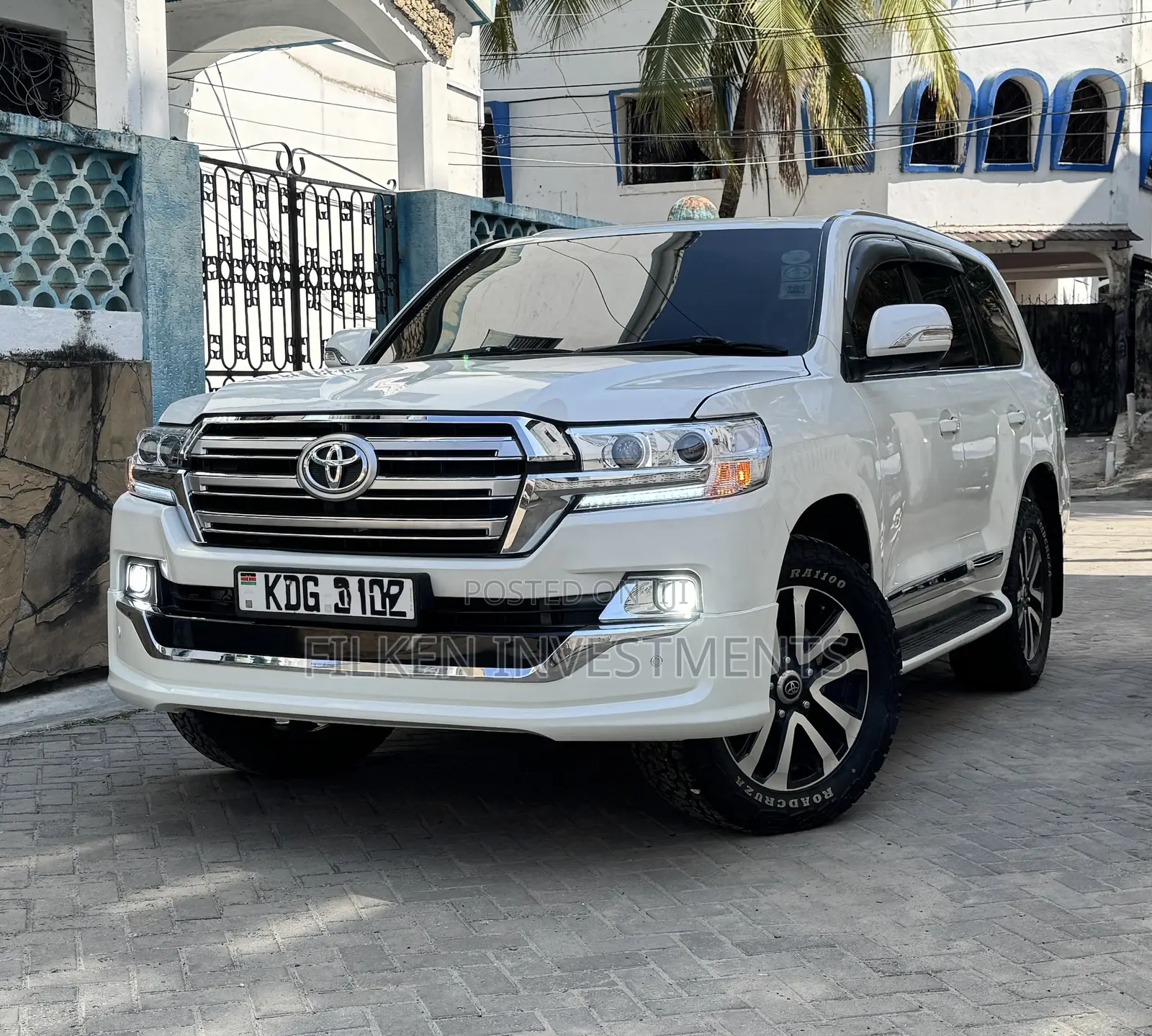 Toyota Land Cruiser 2016 White