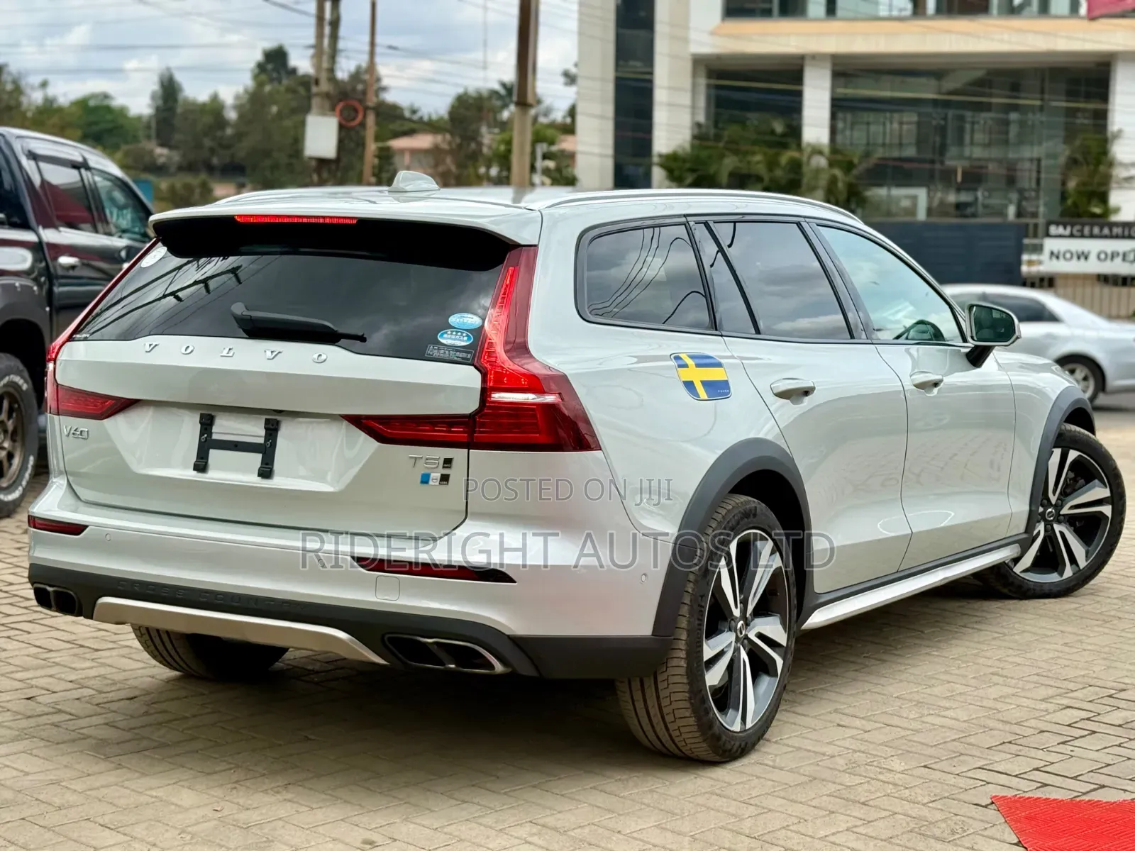 Volvo V60 Cross Country 2020 Beige