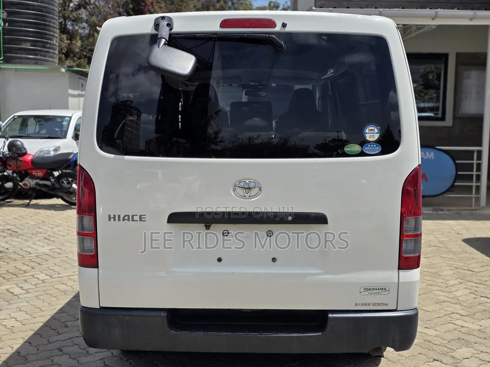 Toyota HiAce 2019 White