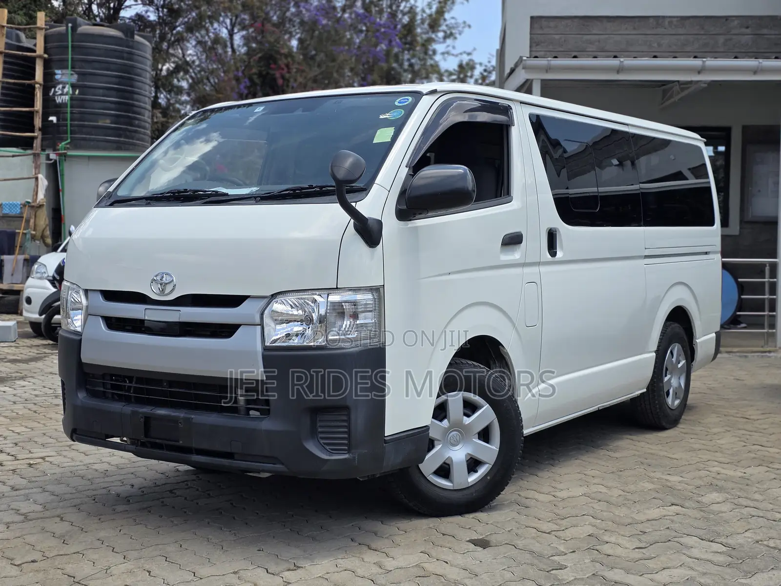 Toyota HiAce 2019 White
