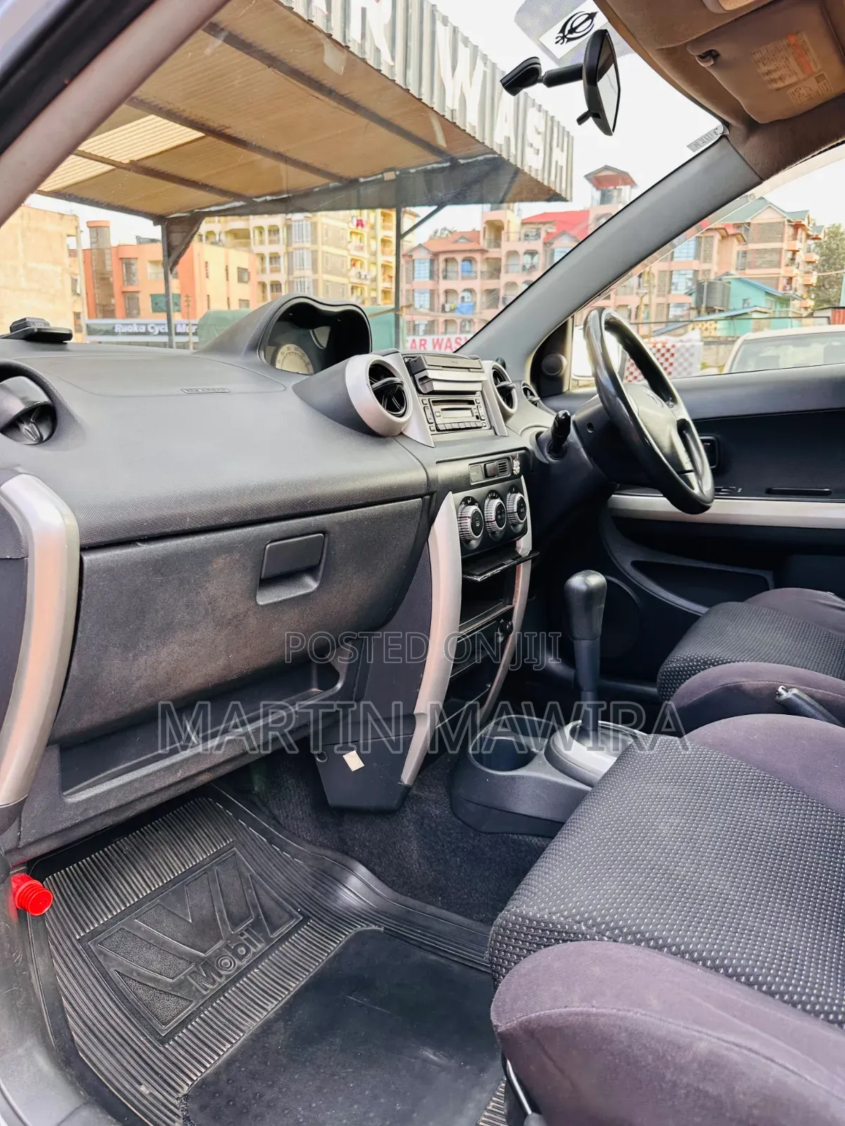 Toyota IST 2004 Silver