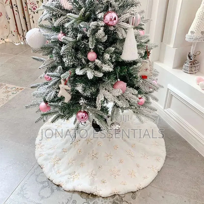 White Plush Christmas Tree Skirt 90cm Gold Snowflake Mat