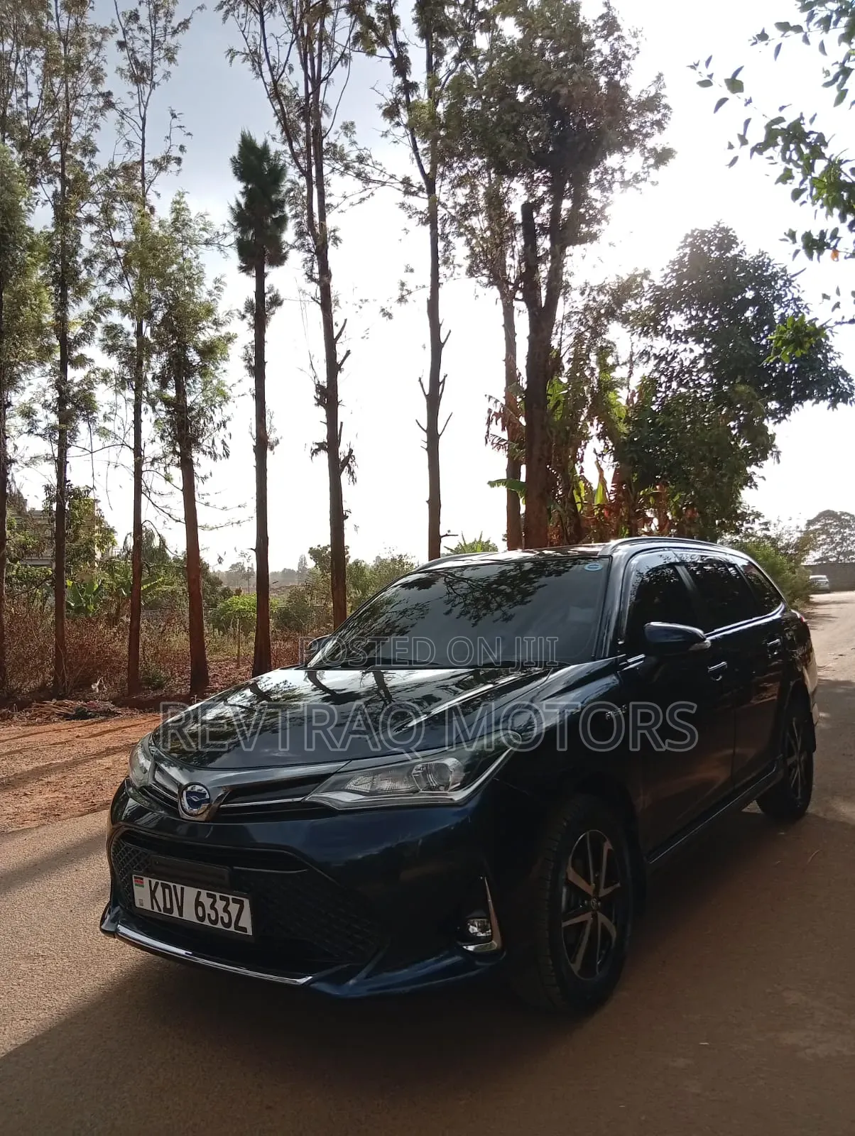 Toyota Corolla Fielder 1.5 Hybrid FWD 2019 Blue