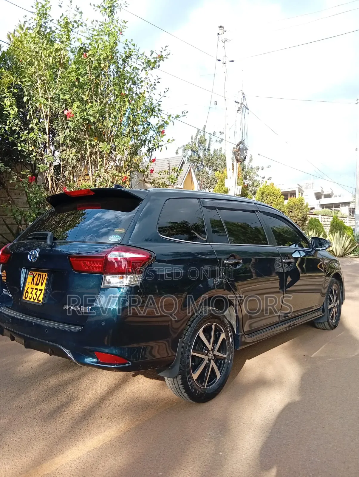 Toyota Corolla Fielder 1.5 Hybrid FWD 2019 Blue