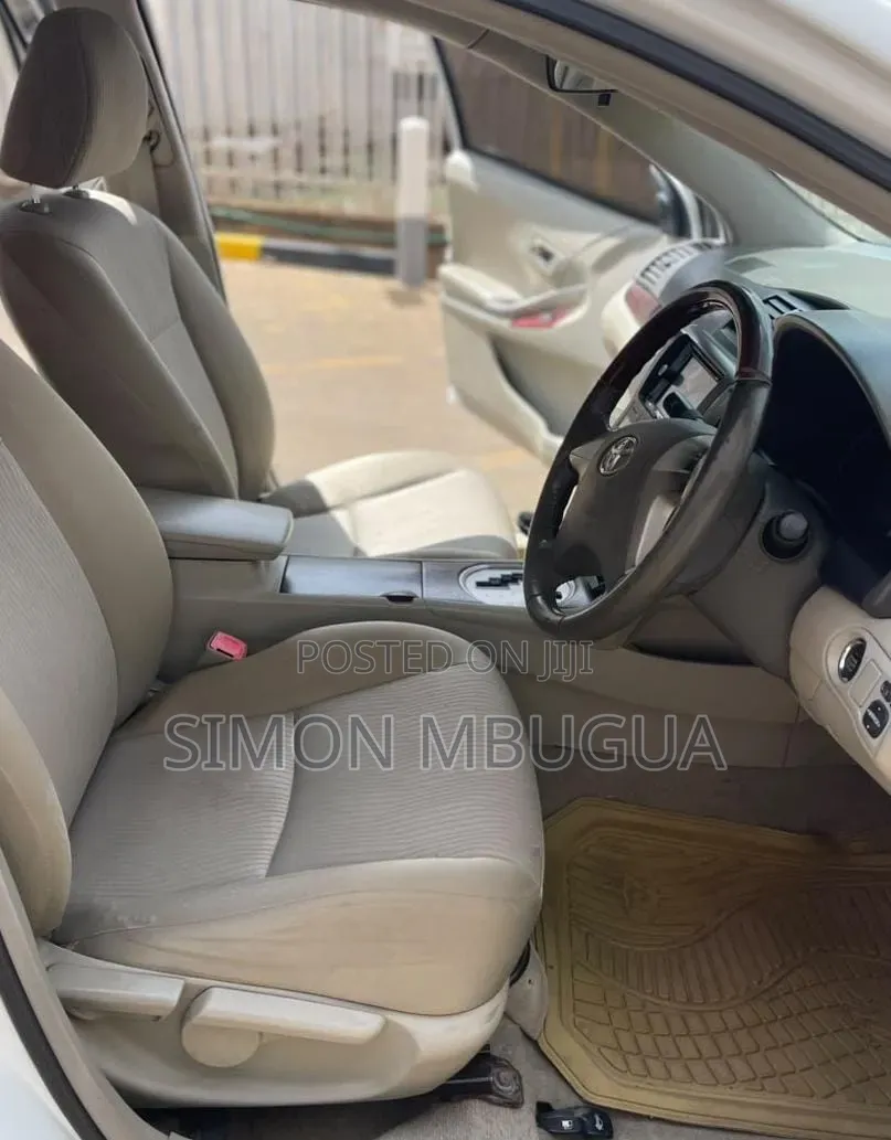 Toyota Premio 2014 White