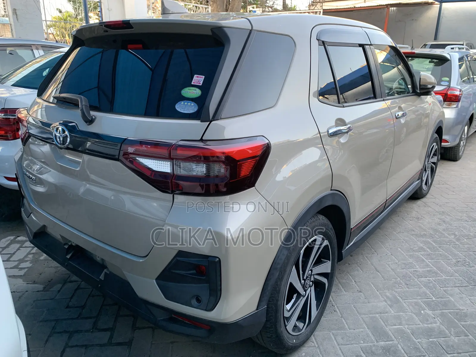 Toyota Raize 1.0 FWD 2020 Beige