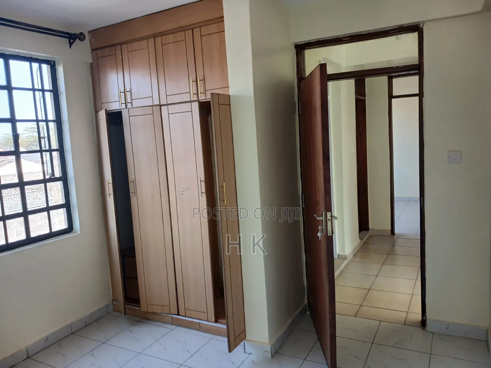 3bdrm Block of Flats in South C for sale