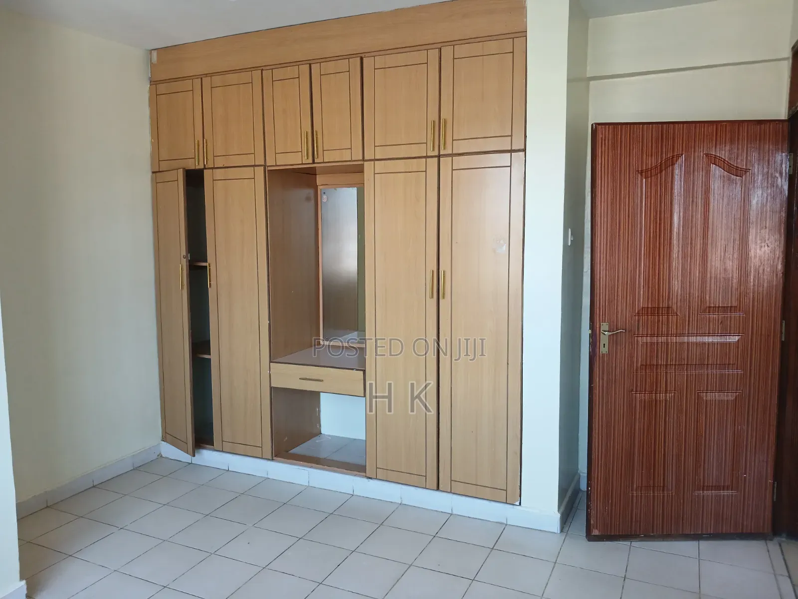 3bdrm Block of Flats in South C for sale